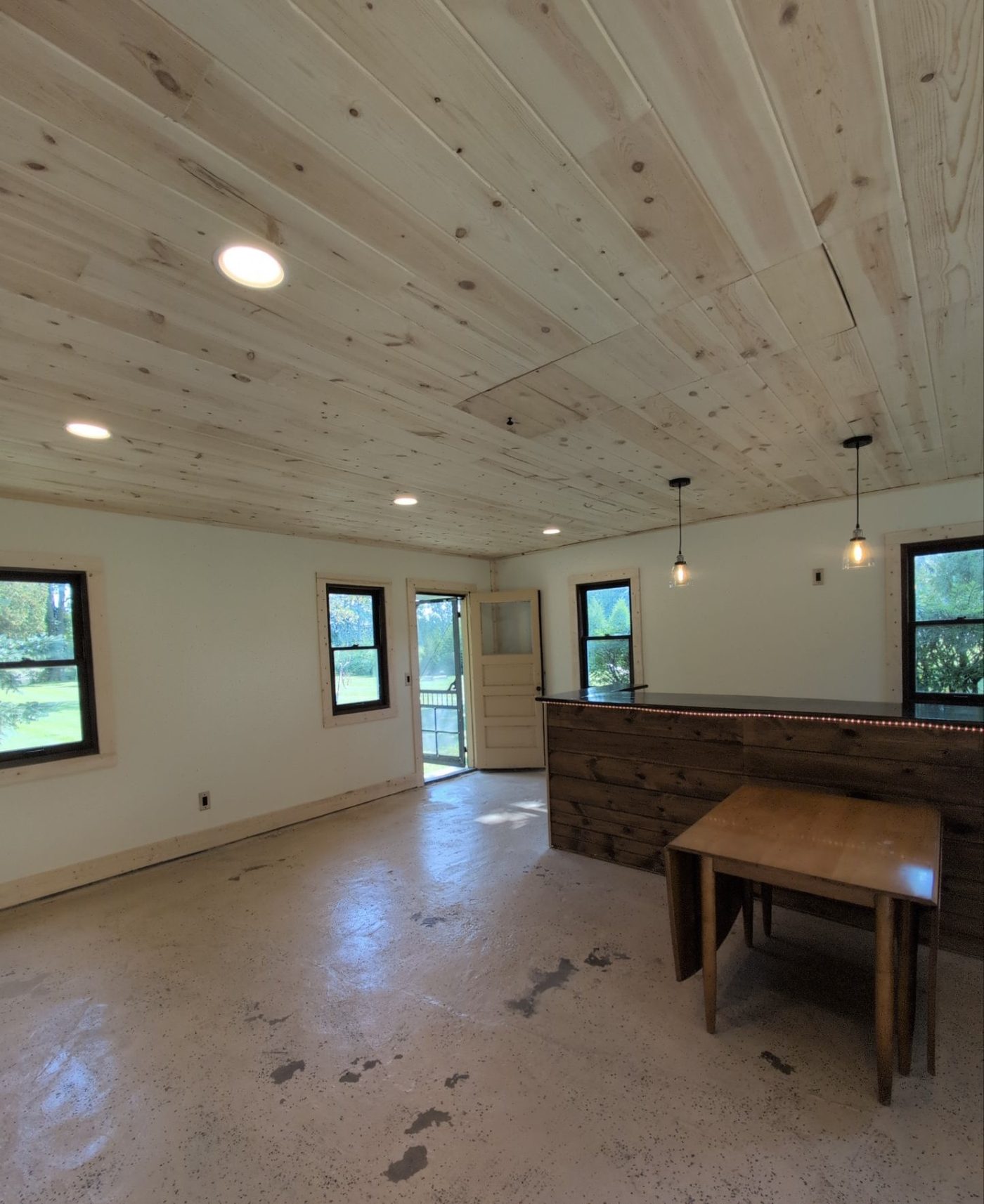 Remodeled open room with new lighting